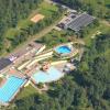 Auf der großen Liegewiese oben in der Mitte am Beach-Volleyballfeld soll das Open-Air-Kino im Freibad Frammersbach seine Leinwand aufschlagen.