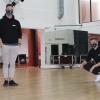 Kriz Malicki (links) und Marcel Geißler von der Breakdance-Gruppe DDC sind froh, dass ihre "Factory" wieder geöffnet hat.