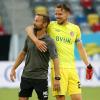 Ein Herz und eine Seele. Kickers-Trainer Michael Schiele und Spielführer Sebastian Schuppan.