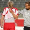 Eine Sache zwischen Trainer und Spieler: Kickers-Coach Michael Schiele (rechts) wollte nicht verraten, weshalb Club-Leihgabe Simon Rhein gegen den KFC Uerdingen nicht zum Kader gehört hatte.