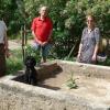 Astrid Schiller (von links) mit Michael Baumann, Heike Simon und Wiebke Schnasse vom SPD-Ortsverein Randersacker auf dem Lindelbacher Bibelpflanzenweg.