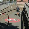 Seit 12. Juli ist eines der Gitter an der Unterführung in Karlstadt verschwunden.