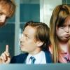 Axel Stein als Rainman (von links), Tom Schilling als Oliver und Luisa Wöllisch als Franzi  in einer Szene des Films "Die Goldfische", der in Eltmann im Freibad gezeigt wird. Foto: Sony Pictures/dpa