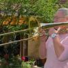 Die evangelische Pfarrerin in Hellmitzheim, Christine Kern, verkündet von der Kanzel das Wort Gottes – und mit der Zugposaune verkündet sie das Gotteslob auch musikalisch. Die evangelische Pfarrerin in Hellmitzheim, Christine Kern, verkündet von der Kanzel das Wort Gottes – und mit der Zugposaune verkündet sie das Gotteslob auch musikalisch.