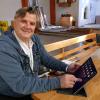 Architekt Christian Schalk gibt für den Privateigentümer Auskunft über die geplante Nutzung des Kirchengebäudes. Architekt Christian Schalk gibt für den Privateigentümer Auskunft über die geplante Nutzung des Kirchengebäudes.