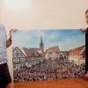 So hätte es am ersten Augustwochenende in Zeil aussehen sollen, zeigen Bürgermeister Thomas Stadelmann (links) und der Geschäftsführer des Fördervereins Thomas Fensel (rechts) . . .