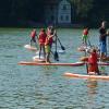 Offensichtlich viel Freude hatten die Schonunger Kinder beim Stand-up-Paddling  auf dem Ellertshäuser See. Gleich an zwei Terminen gehörte der Trendsport zum Ferienspaßprogramm der Gemeinde.