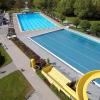 Wegen der Corona-Einschränkungen sind im Kitzinger Freibad, hier ein Archivbild, aktuell alle Umkleidekabinen geschlossen. Der VdK ist damit nicht einverstanden.