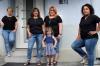 Frauenpower im Friseursalon Betz: Nur corona-bedingt stehen die Mädels auf Abstand, die Zusammenarbeit im Team ist gut aufeinander abgestimmt