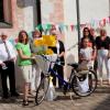 Pastoralreferentin Dr. Andrea Friedrich (Mitte) wurde verabschiedet. Im Bild (von links) German Kager, Bürgermeister Thomas Sechser, Pfarrer i.R. Ewald Thoma und Dr. Andrea Friedrich mit den weiteren Pfarrgemeinderäten.