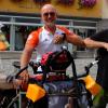 Nach fast 3800 Kilometern ist der Würzburger Jörg Richter in Mellrichstadt kurz vor dem Ziel seiner Rundfahrt durch Deutschland, um Spenden für Kinder mit seltenen Krankheiten zu sammeln.  Hans-Georg Link kennt der Hobby-Radler seit vielen Jahren, Richter arbeitete viele Jahre in der Rhön.