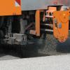 Asphalt mit Raps eignet sich vor allem für weniger stark befahrene Straßen. Asphalt mit Raps eignet sich vor allem für weniger stark befahrene Straßen.