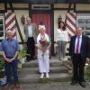 Gratulierten Ingrid Schinagl (vorne Mitte) zum 65. Geburtstag: Stefan Wolfshörndl (vorne links), Volkmar Halbleib (vorne rechts), Bernhard Schlereth (hinten links) und Christine Haupt-Kreutzer (hinten rechts).