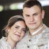 Der Feuerwehrmann Florian Doile (im Bild mit Ehefrau Annika) wurde kurz vor seiner Hochzeit zu einem Feuerwehreinsatz gerufen.