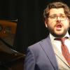 Sparsame Gesten, tiefe Empfindungen:  Bariton Kartal Karagedik brachte Schumanns Liederkreis opus 24 mit dem exzellenten Pianisten Enrico Calesso mit starker Ausstrahlung zu Gehör.
