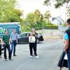 Bei der Besichtigung der Grundschulbaustelle in Aschfeld erläuterte Bürgermeister Achim Höfling (rechts) dem Gemeinderat das weitere Vorgehen und die weitere Gestaltung des Umfeldes.