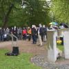 Unter dem Thema "Erinnerungskultur" stand im Schlosspark Werneck die Gedenkveranstaltung zum 80. Jahrestag der Verschleppung und Ermordung psychisch Kranken aus Werneck. Im Bild Ärztlicher Direktor Prof. Hans-Peter Volz bei seiner Ansprache.