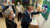 Beobachtet von Bürgermeister Michael Röhm und Karl Kolb (im Hintergrund) zeigte sich Landrat Thomas Eberth bei der Eröffnung der Kunst-Oase von Künstlerin Rita Katharina Kolb von einer in außergewöhnlicher Mischtechnik entstandener Darstellung mit Ortsbezug durch St.-Michael-Kirche und Würzburger Tor. Beobachtet von Bürgermeister Michael Röhm und Karl Kolb (im Hintergrund) zeigte sich Landrat Thomas Eberth bei der Eröffnung der Kunst-Oase von Künstlerin Rita Katharina Kolb von einer in außergewöhnlicher Mischtechnik entstandener Darstellung mit Ortsbezug durch St.-Michael-Kirche und Würzburger Tor.