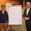 Die Mühlbacher wählten mit Mehrheit Daniel Scheinhof (links) zum Ortssprecher für ihren Stadtteil in der Multifunktionshalle des Vereinsrings. Bürgermeister Michael Hombach bot Scheinhof eine konstruktive Zusammenarbeit an.