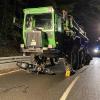 Ein Alptraum für jeden Motorradfahrer: Nach einem Sturz unter ein Fahrzeug zu geraten. Am Montagabend zog sich eine 22-jährige Bikerin bei diesem Unfall nahe Ebrach schwerer Verletzungen zu. 