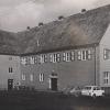 Das Bild zeigt die ehemalige „neue“ Schule von Sandberg. Das Gebäude wurde 1937 erbaut. Im Obergeschoss, der ehemaligen Lehrerwohnung, war seit 1972 die Gemeindeverwaltung untergebracht. Das Bild zeigt die ehemalige „neue“ Schule von Sandberg. Das Gebäude wurde 1937 erbaut. Im Obergeschoss, der ehemaligen Lehrerwohnung, war seit 1972 die Gemeindeverwaltung untergebracht.