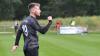 Luca Fischer ballt die Faust, nachdem er mit einem Freistoß den Ausgleich erzielt hat. Der FC Geesdorf erreichte mit Fischers Tor im Heimspiel gegen Frohnlach ein Unentschieden.