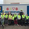 Das Bild zeigt die stolzen Viertklässler von Rieneck mit ihrem neuen "Fahrrad-Führerschein".