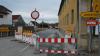 Die Mergentheimer Straße bleibt vorerst gesperrt. Die Umleitungen dauern an.