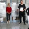 Die Geschäftsleitung und Personalabteilung der Trips GmbH freut sich über die Auszeichnung von Jonas Schwarz als bester Absolvent in seinem Ausbildungsberuf (von links) Christian Trips (Geschäftsführer), Manuela Hager (Personalreferentin), Jonas Schwarz und Caroline Trips (Geschäftsführerin).