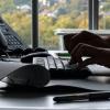 Mit großem Aufwand betreiben die Behörden (hier ein Symbolfoto) die Nachverfolgung von Kontaktpersonen von positiv auf Covid-19 getesteten Personen. Die Zeitspannen bis zur Information wachsen mit Zunahme der Fälle.