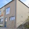 Nach den Vorstellungen des Kleinrindrfelder Gemeinderates soll die Mittagsbetreuung der Schule in das "Gelbe Haus" umziehen. 