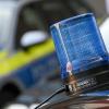 Baumarktmitarbeiter mit Hammer bedroht: Polizei fahndet nach Ladendieb