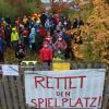 Werden in Hettstadt zwei Spielplätze dem Erdboden gleich gemacht und als Bauland verkauft? Der Gemeinderat möchte das gerne, aber viele Hettstadter nicht. Ein Bürgerentscheid soll jetzt Klarheit bringen. Werden in Hettstadt zwei Spielplätze dem Erdboden gleich gemacht und als Bauland verkauft? Der Gemeinderat möchte das gerne, aber viele Hettstadter nicht. Ein Bürgerentscheid soll jetzt Klarheit bringen.