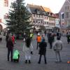Mit Trommeln und anderen Rhythmusinstrumenten demonstrierten am Sonntag in Karlstadt rund 50 Menschen für Freiheit und Frieden, aber auch gegen die ihrer Ansicht nach unverhältnismäßigen Corona-Maßnahmen.