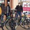 Von links:  Sabine Appolt-Barth, Leitung des Dorfladens, Zweiter Bürgermeister Reinhold Klein, Dorfladenbeauftragte der Gemeinde, Marion Fleischmann-Hilton, und der Erste Vorsitzende des Vereins Heimat und Kultur Winfried Ulrich vom Fahrradshop „Drahtesel“ aus Rügheim.