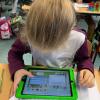 Für 25 000 Euro schaffte die Gemeinde 42 Apple iPads als Verleihgeräte für den Distanzunterricht an, die über eine mobile Einheit (Kofferlösung) verfügen und mit gesonderten LernApps auch im Unterricht hausweit von allen Klassen neben bereits vorhandenen neun Tablets problemlos mit Internetnutzung durch WLAN einsetzbar sind. Für 25 000 Euro schaffte die Gemeinde 42 Apple iPads als Verleihgeräte für den Distanzunterricht an, die über eine mobile Einheit (Kofferlösung) verfügen und mit gesonderten LernApps auch im Unterricht hausweit von allen Klassen neben bereits vorhandenen neun Tablets problemlos mit Internetnutzung durch WLAN einsetzbar sind.