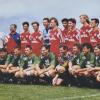 Am 12. Juli 1992 wurde das neue Sportgelände des SV Hausen/Rohrbach eingeweiht. Zur Feier des Tages spielte der SV (vordere Reihe) gegen die Amateurmannschaft des FC Bayern München (hinten). Mit dabei war auch Gerd Müller (hinten, Zweiter von links). Links neben ihm ist SV-Mann Edmund Knöferl zu sehen