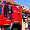 Ein typischer Termin für einen Feuerwehr-Referenten: Die Übergabe eines neuen Fahrzeugs für die Feuerwehr. Der Kitzinger Stadtrat hat beschlossen, dass es künftig keinen eigenen Referenten für die Feuerwehr mehr braucht. Das Archivbild aus dem Jahr 2007 zeigt den damaligen Oberbürgermeister Bernd Moser (von links), Stadtbrandinspektor Engelbert Scherer, Gerätewart Matthias Gernert und Feuerwehr-Referent Karlheinz Schmidt bei Übergabe des damals neuen Rüstwagens an die Kitznger Feuerwehr.