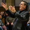 Aktiv und engagiert: Der Bad Kissinger Kirchenmusikdirektor  Jörg Wöltche, hier bei einem Auftritt der KisSingers in Schweinfurt.