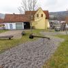 Der Spielplatz am Dorfplatz in Erlach soll 2021 erweitert und aufgewertet werden.