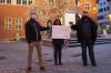 Im Bild: Vorsitzende Ingrid Stryjski (Mitte) freute sich mit ihren Stellvertretern Stefan Schroll (links) und Thorsten Reppert (rechts) über die erfolgreiche Sammelaktion.