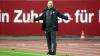 Kickers-Trainer Bernhard Trares muss mit einem Rumpfteam in Darmstadt antreten.