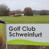 Trübe Aussichten für die Golfer: Manfred Filko, Präsident des Golfclub Schweinfurt, blickt über die menschenleere Anlage in Löffelsterz. Der Lockdown hat auch den Spielbetrieb lahmgelegt.