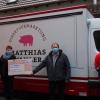 Freude über die Spende für die neue Malteser Unterkunft in Abersfeld

(von links): Christian Margraf (ehrenamtlicher Malteser Ortsbeauftragter), Doris und Matthias

Wahler (Metzgerei Direktvermarkter Wahler), Holger Biegner (stellvertretender ehrenamtlicher Ortsbeauftragter).