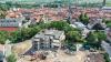 Nur eine von vielen Großbaustellen in Bad Königshofen: Das alte Kreiskrankenhaus wurde 2020 abgerissen. Dort soll eine Finanzbehörde des Freistaates entstehen. Auch ein Großteil der Gebäude auf dem ehemaligen Büttner-Bräu-Gelände ist mittlerweile verschwunden.  In der Bamberger Straße sollen ein Rewe-und ein Müller-Drogerie-Markt entstehen.
