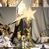 Im Steigerwalddom ist heuer eine "Corona-Krippe" aufgebaut. Bewusst wird ein Zusammenhang mit der schmerzhaften Muttergottes auf dem dahinter liegenden Seitenaltar hergestellt.