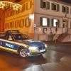 Auf Streife an Silvester 2020 - ein fast gespenstisches Bild: Der Streifenwagen in der weihnachtlich geschmückten Stadt, allein unterwegs, kein Mensch auf der Straße.
