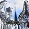 Bei Minustemperaturen bringt der Lindenbrunnen bizarre Eisformationen hervor.