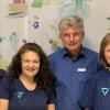 Im Bild (von links): Gabi Pfeuffer (20 Jahre), Tanja Hammer (20 Jahre), Dr. Stefan Schwind und Monika Müller (über 45 Jahre Praxiszugehörigkeit).