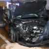 Ein 27-jähriger Mann missachtete die Vorfahrt und krachte mit seinem VW Passat frontal in einen entgegenkommenden Transporter.